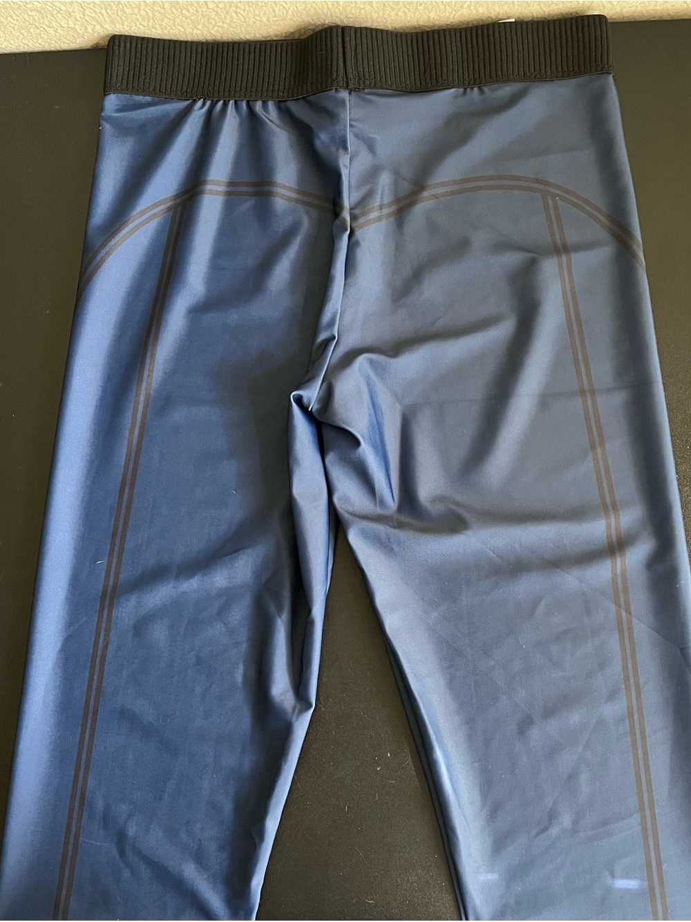 ALO Yoga Blue Leggings and Sports Bra Set - Picture 4 of 4